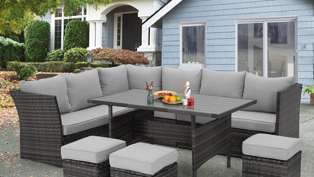 Inviting Outdoor Furniture for Open Sky and Cozy Nooks